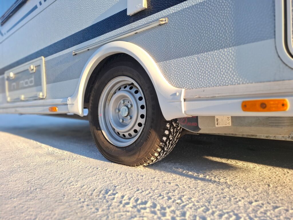 Dethleffs NOMAD 2011 Valkoinen