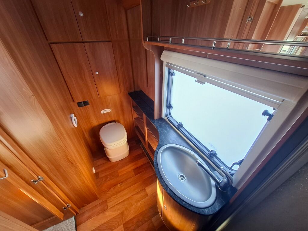 Dethleffs NOMAD 2011 Valkoinen