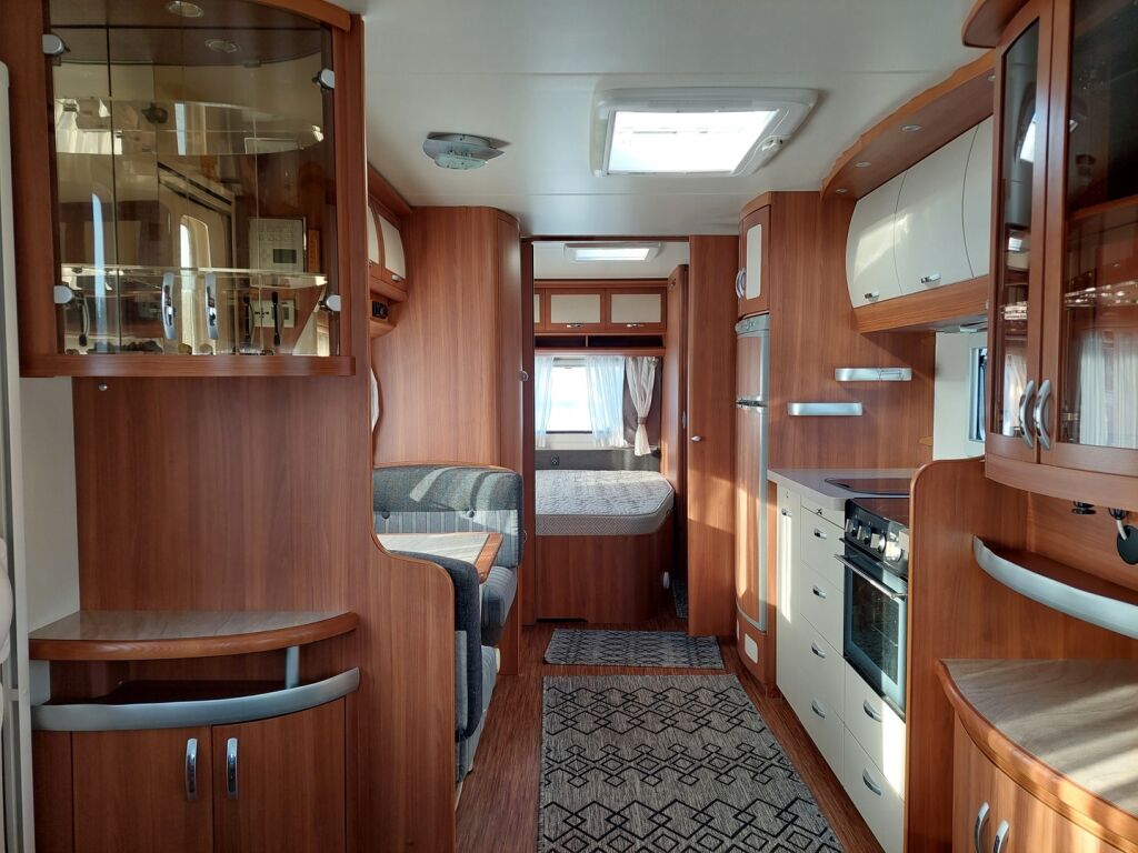 Hobby Prestige 2011 Valkoinen