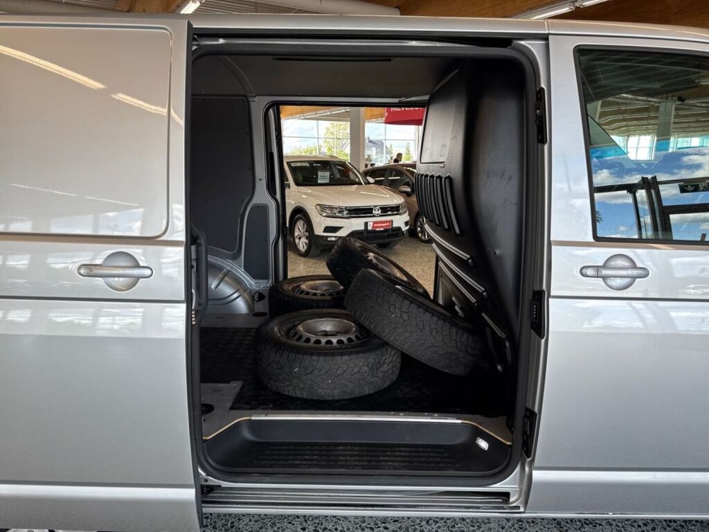 Volkswagen Transporter 2023 Hopea