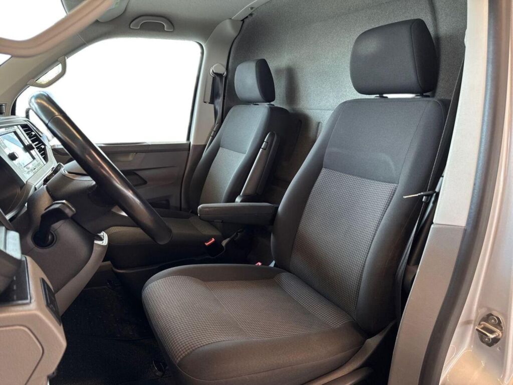 Volkswagen Transporter 2023 Hopea