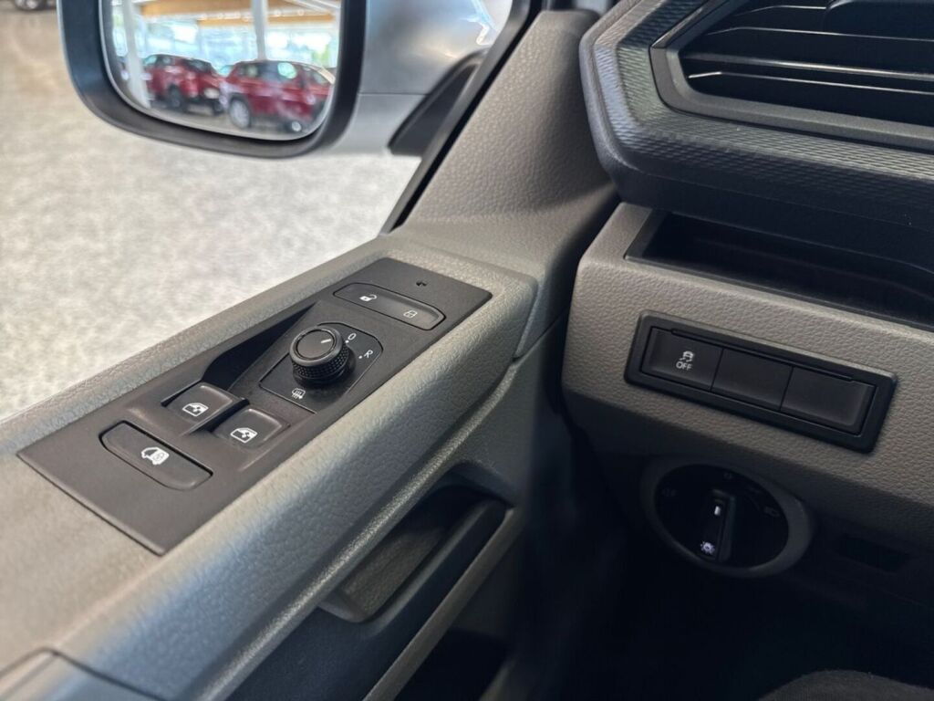 Volkswagen Transporter 2023 Hopea
