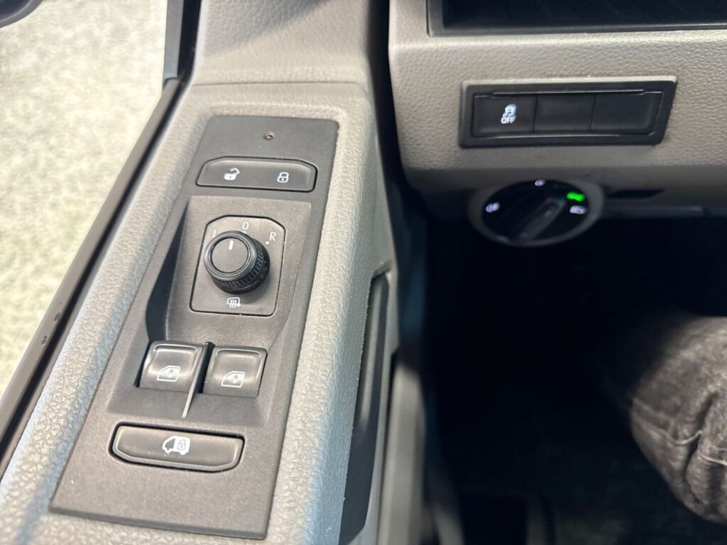 Volkswagen Transporter 2022 Valkoinen