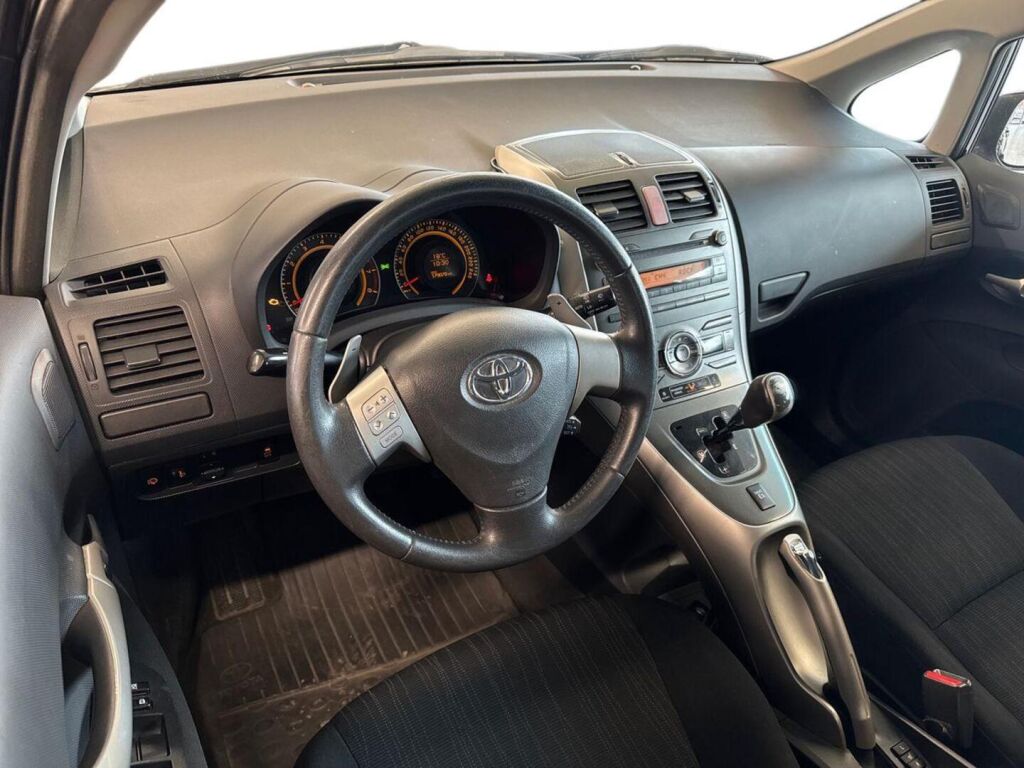Toyota Auris 2007 Musta