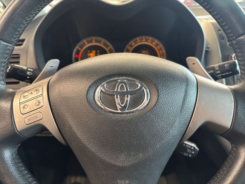 Toyota Auris 2007 Musta