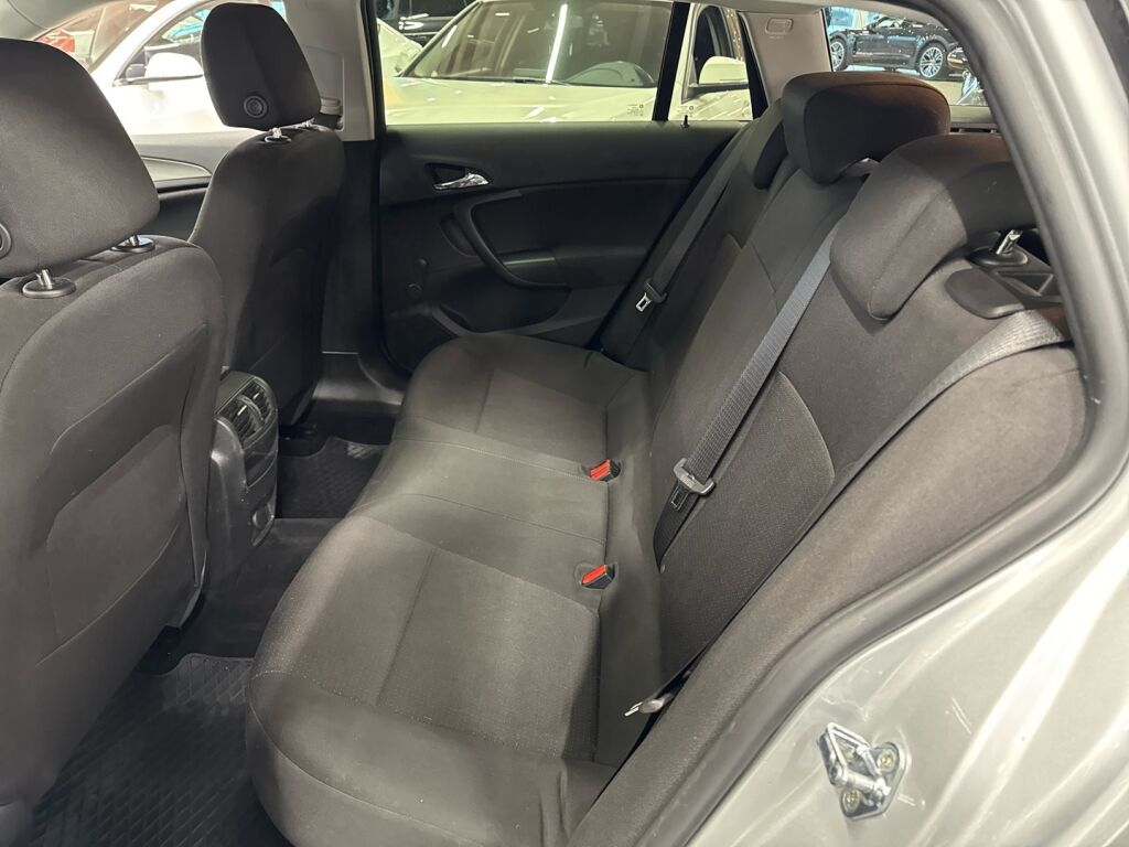 Opel Insignia 2013 Hopea