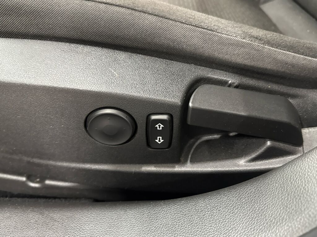 Opel Insignia 2013 Hopea