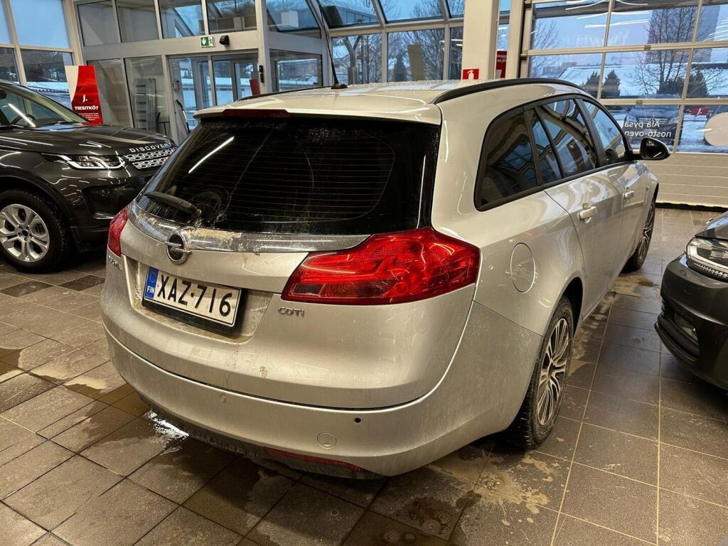 Opel Insignia 2013 Hopea