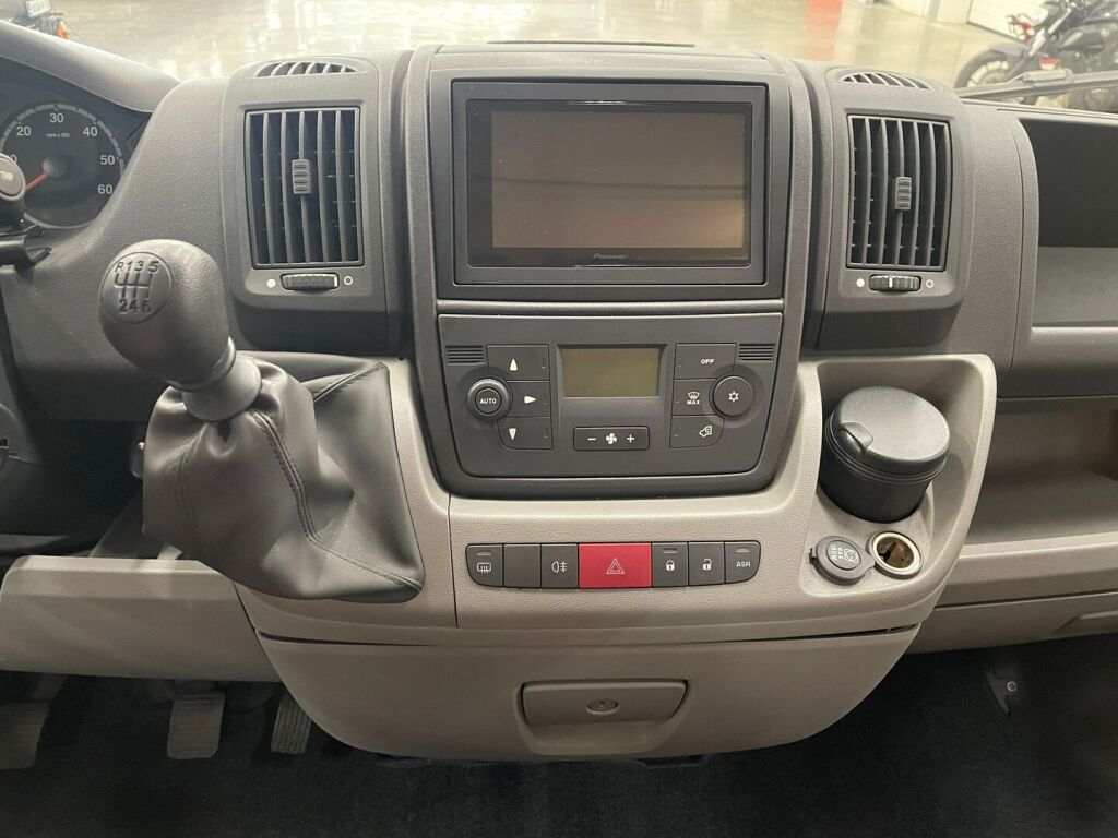 Dethleffs ADVANTAGE T 6611 2007 Valkoinen