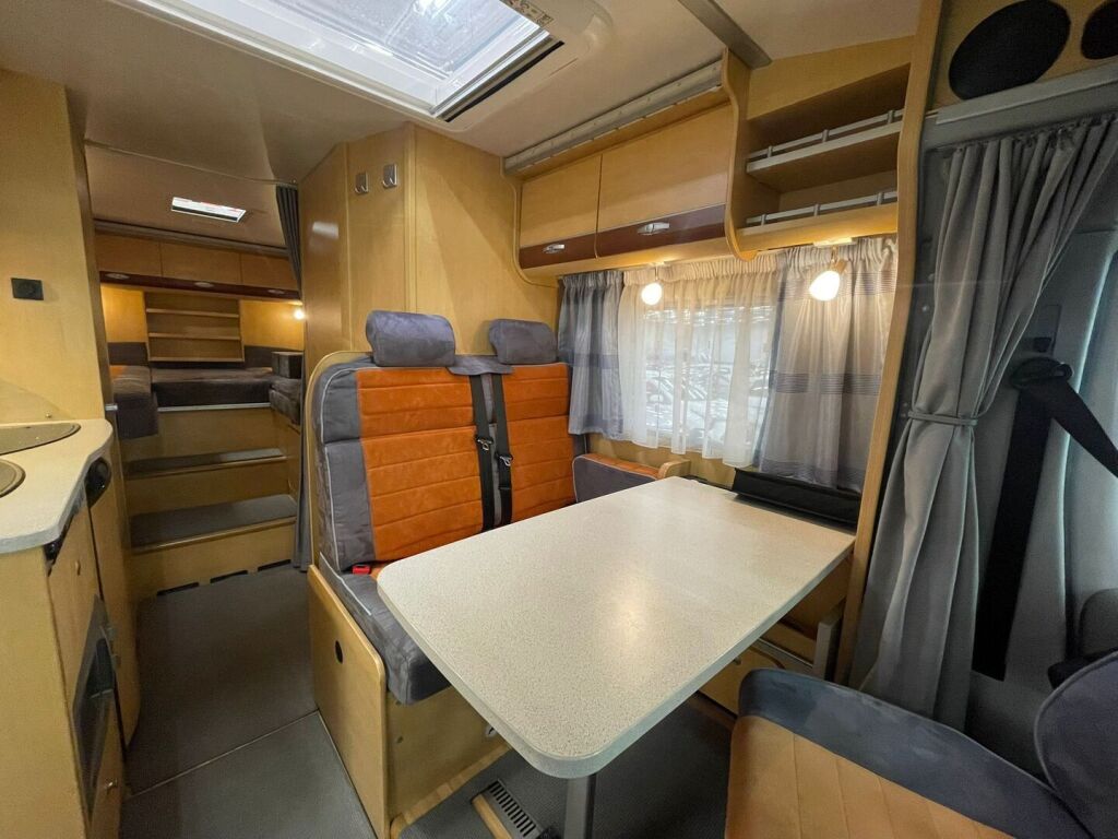 Dethleffs ADVANTAGE T 6611 2007 Valkoinen