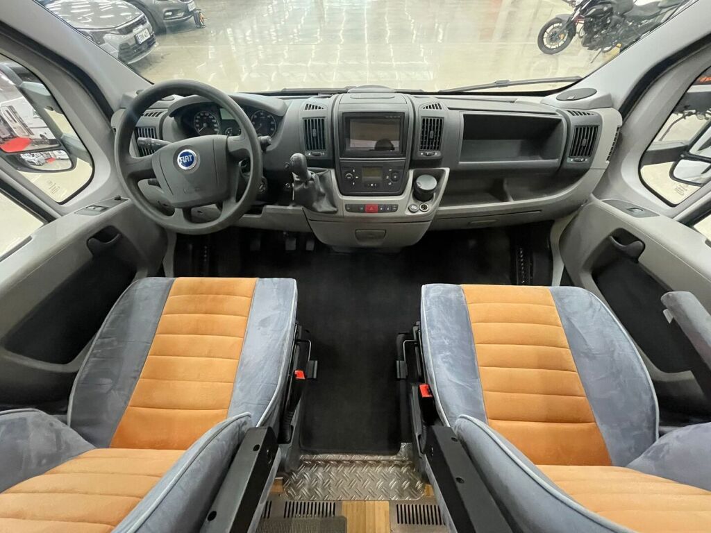 Dethleffs ADVANTAGE T 6611 2007 Valkoinen