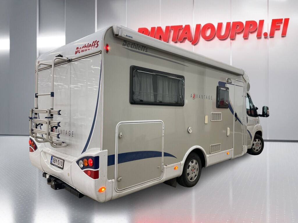 Dethleffs ADVANTAGE T 6611 2007 Valkoinen
