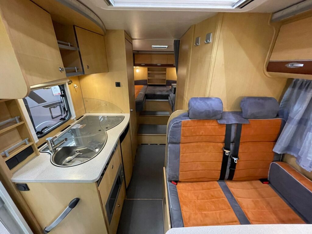 Dethleffs ADVANTAGE T 6611 2007 Valkoinen