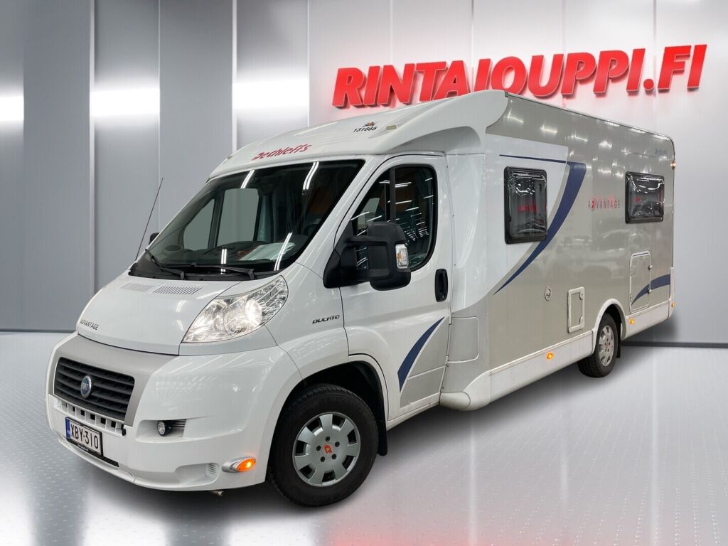 Dethleffs ADVANTAGE T 6611 2007 Valkoinen