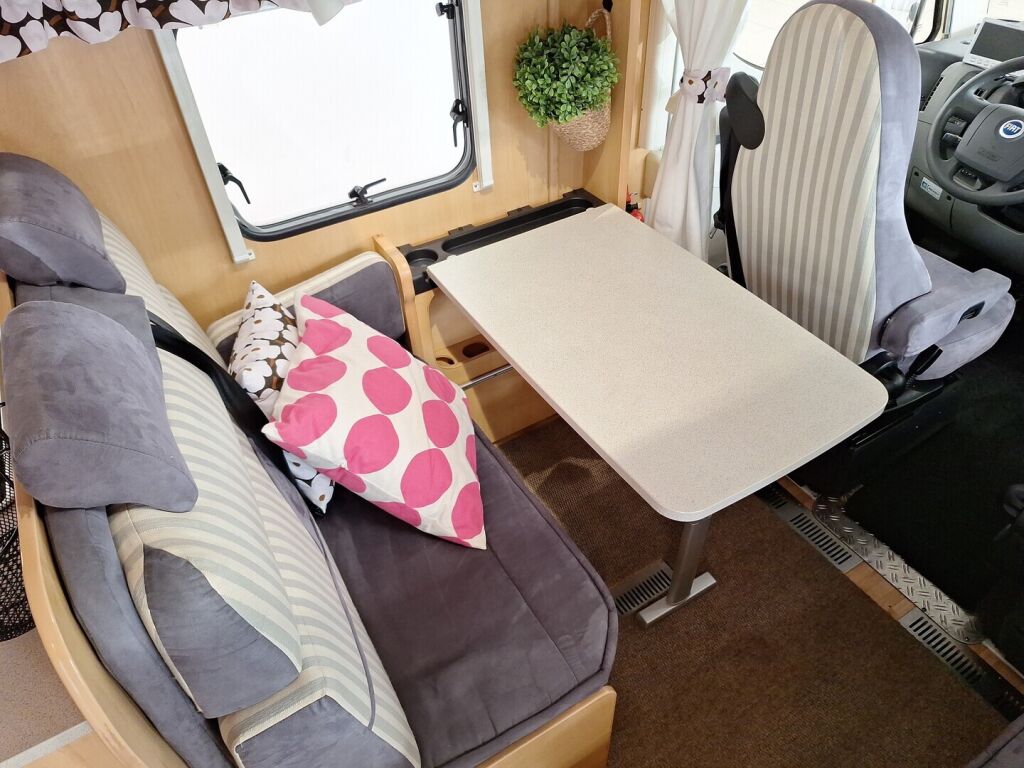 Dethleffs Globebus 2007 Valkoinen