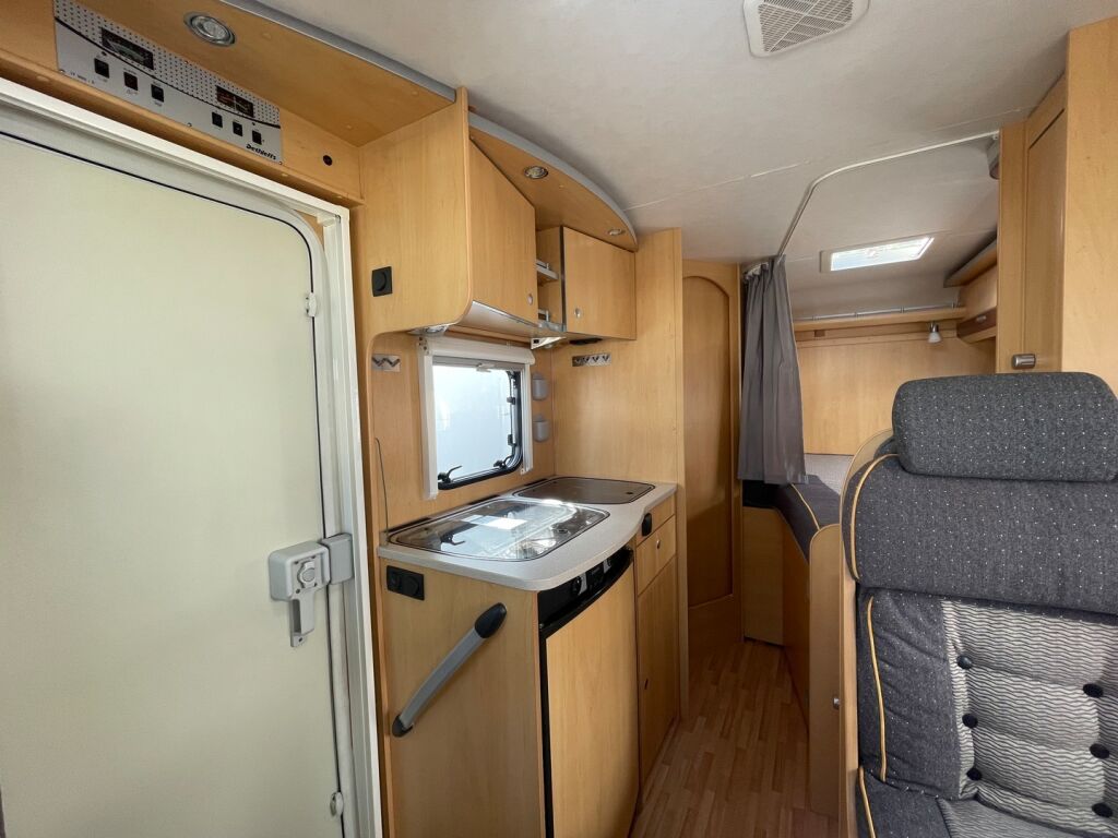 Dethleffs GLOBEBUS I 002 2008 Valkoinen
