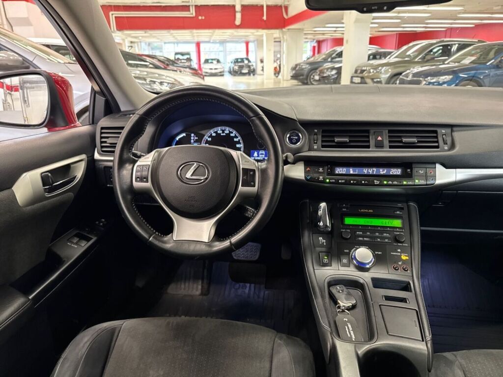 Lexus CT 2011 Punainen