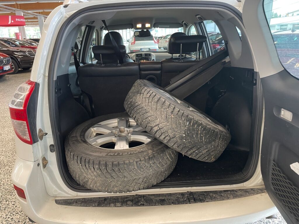 Toyota RAV4 2012 Valkoinen