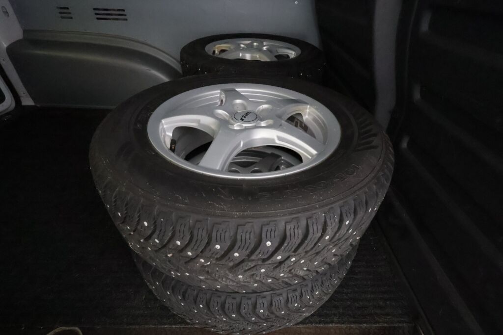 Volkswagen Caddy 2011 Valkoinen