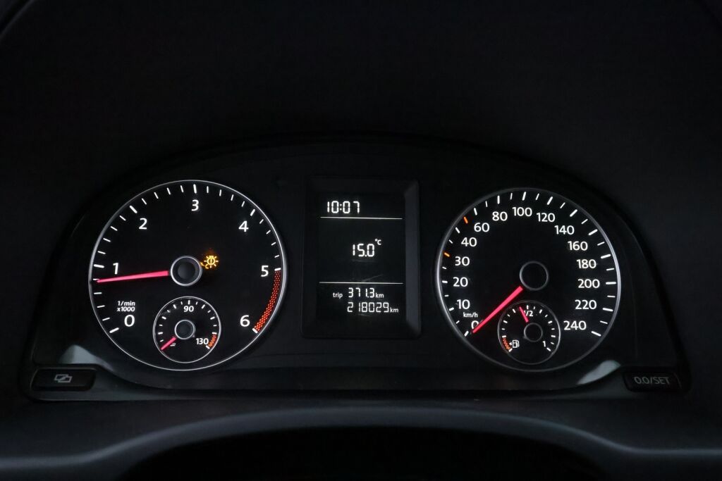 Volkswagen Caddy 2011 Valkoinen