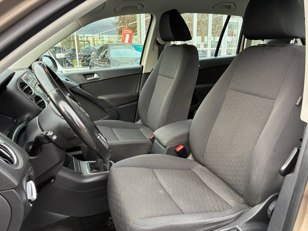 Volkswagen Tiguan 2011 Ruskea (beige)