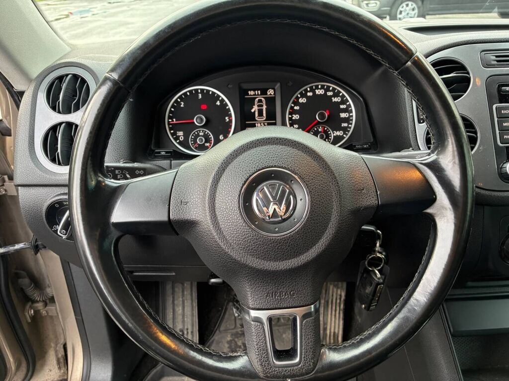 Volkswagen Tiguan 2011 Ruskea (beige)