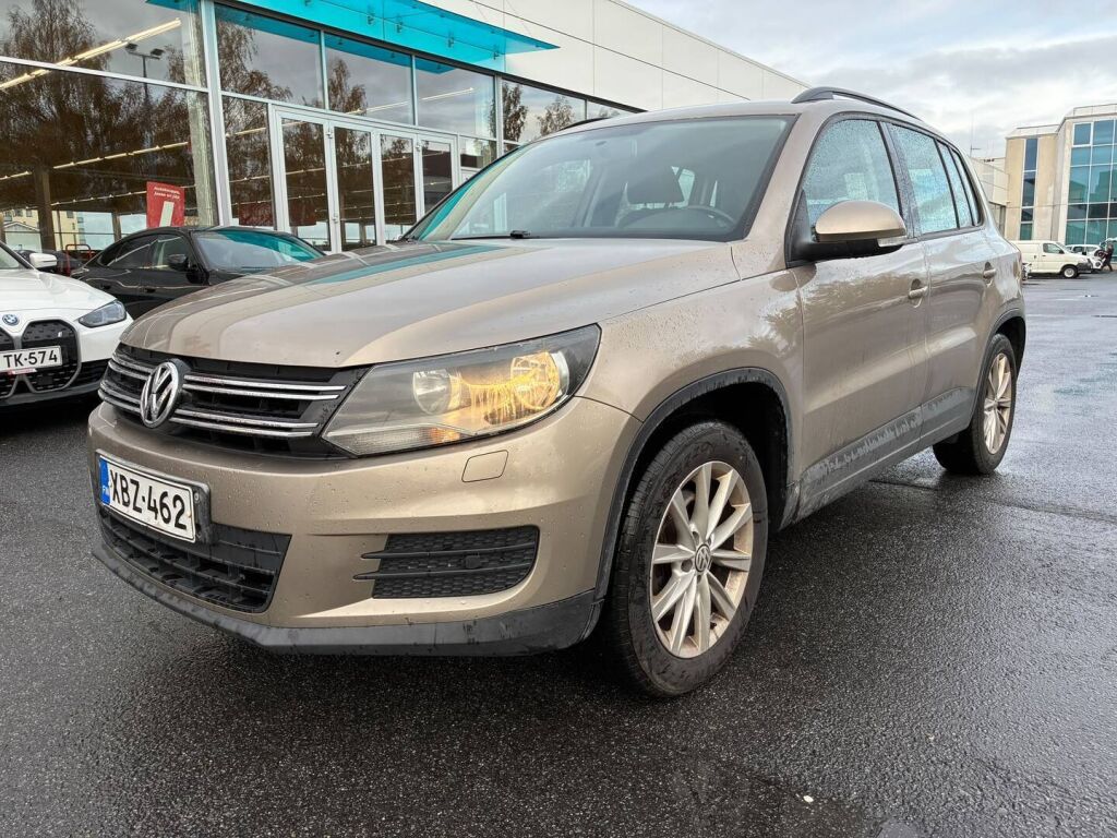 Volkswagen Tiguan 2011 Ruskea (beige)
