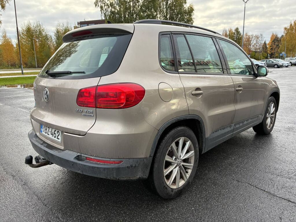 Volkswagen Tiguan 2011 Ruskea (beige)