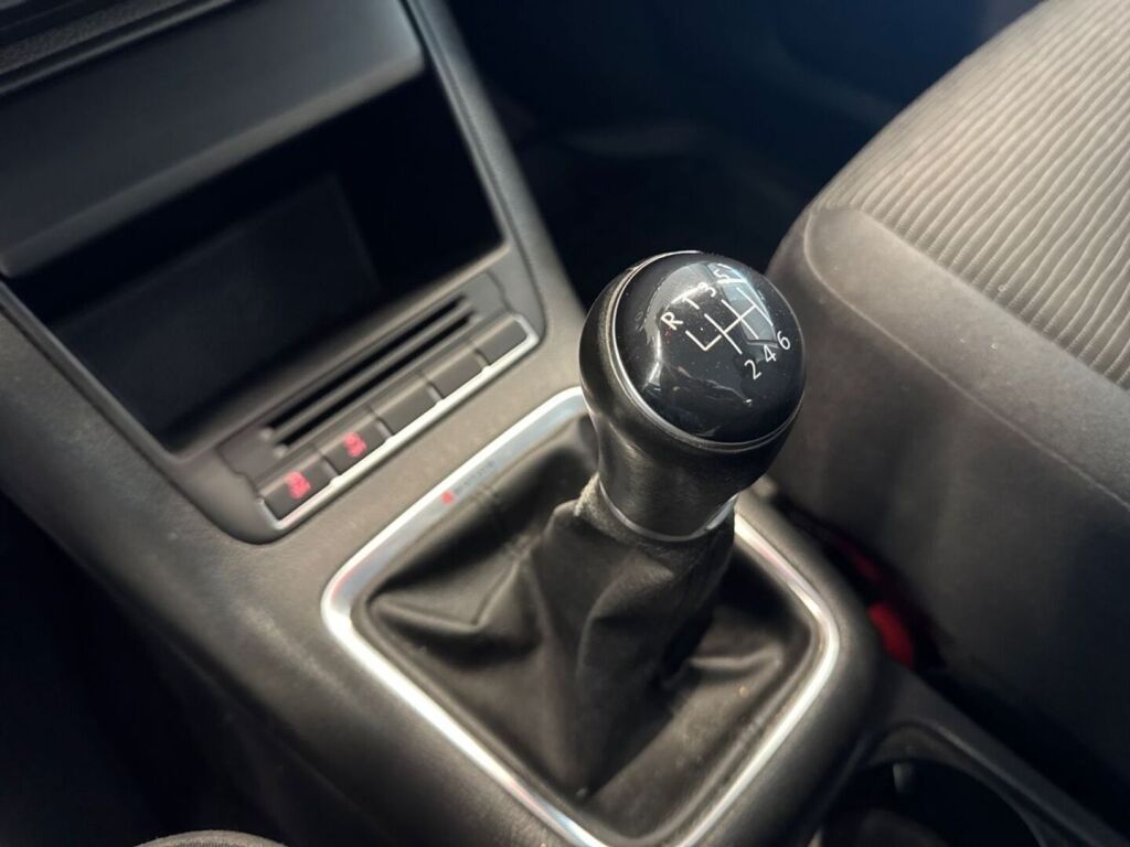 Volkswagen Tiguan 2011 Ruskea (beige)