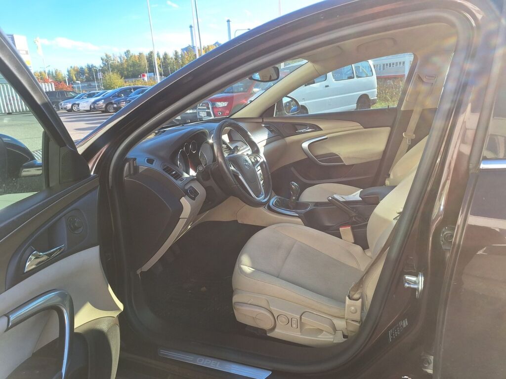Opel Insignia 2012 Ruskea (beige)