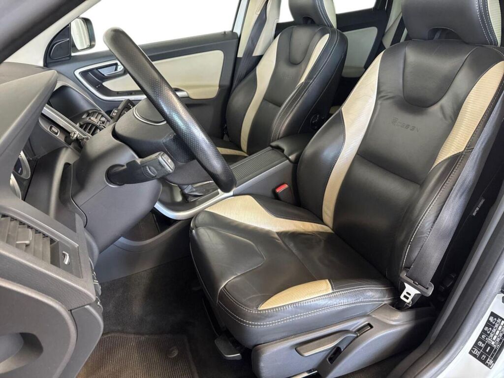 Volvo XC60 2012 Valkoinen