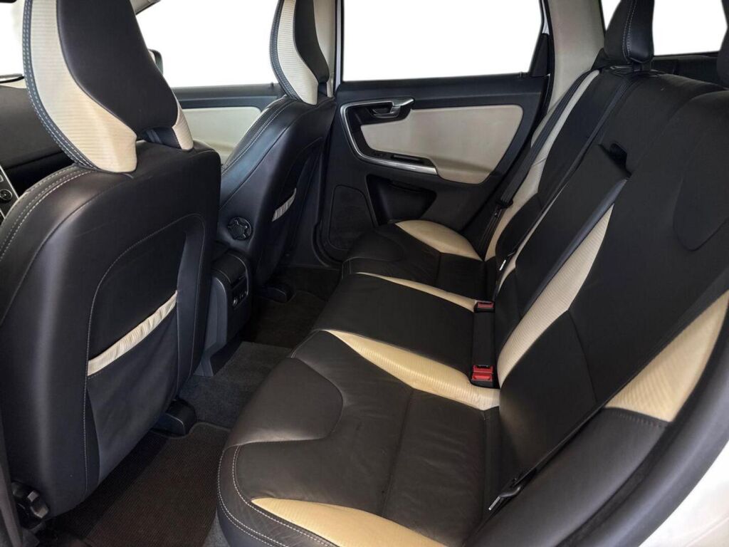 Volvo XC60 2012 Valkoinen