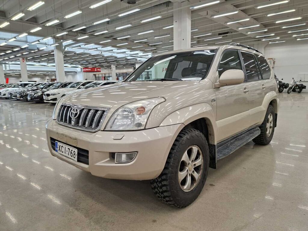 Toyota Land Cruiser 2006 Ruskea (beige)