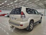Toyota Land Cruiser 2006 Ruskea (beige)