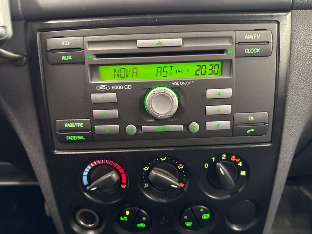 Ford Transit Connect 2008 Valkoinen