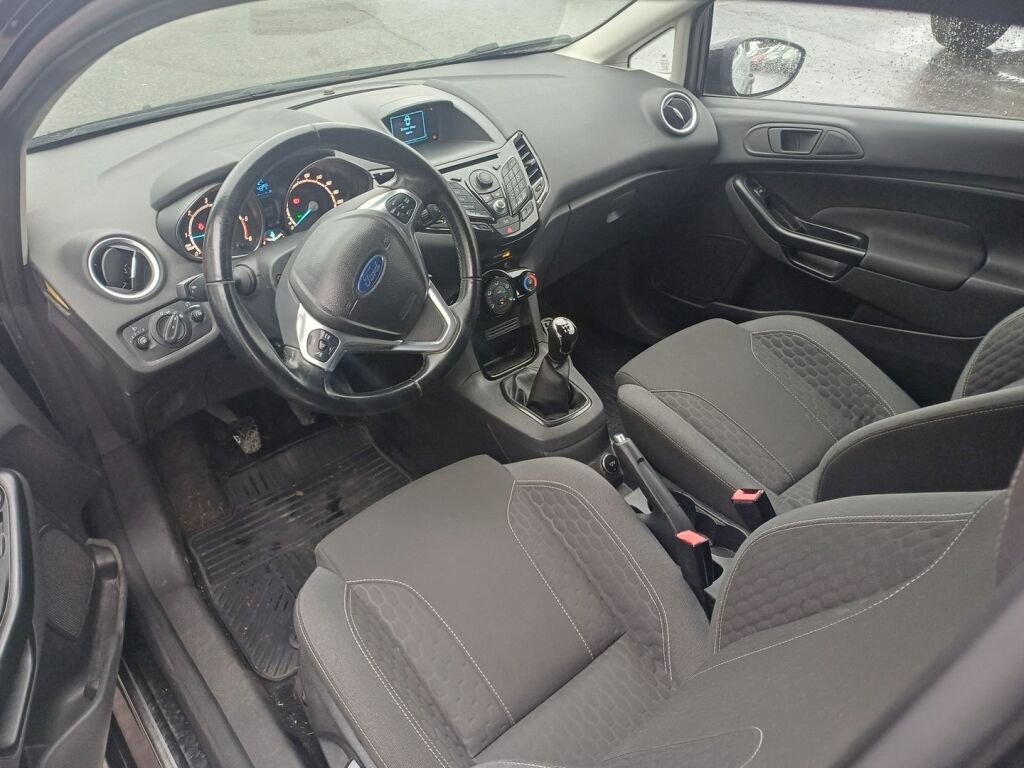 Ford Fiesta Van 2013 Musta