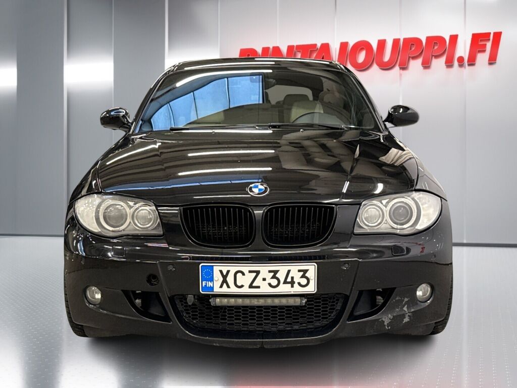 BMW 130 2007 Musta
