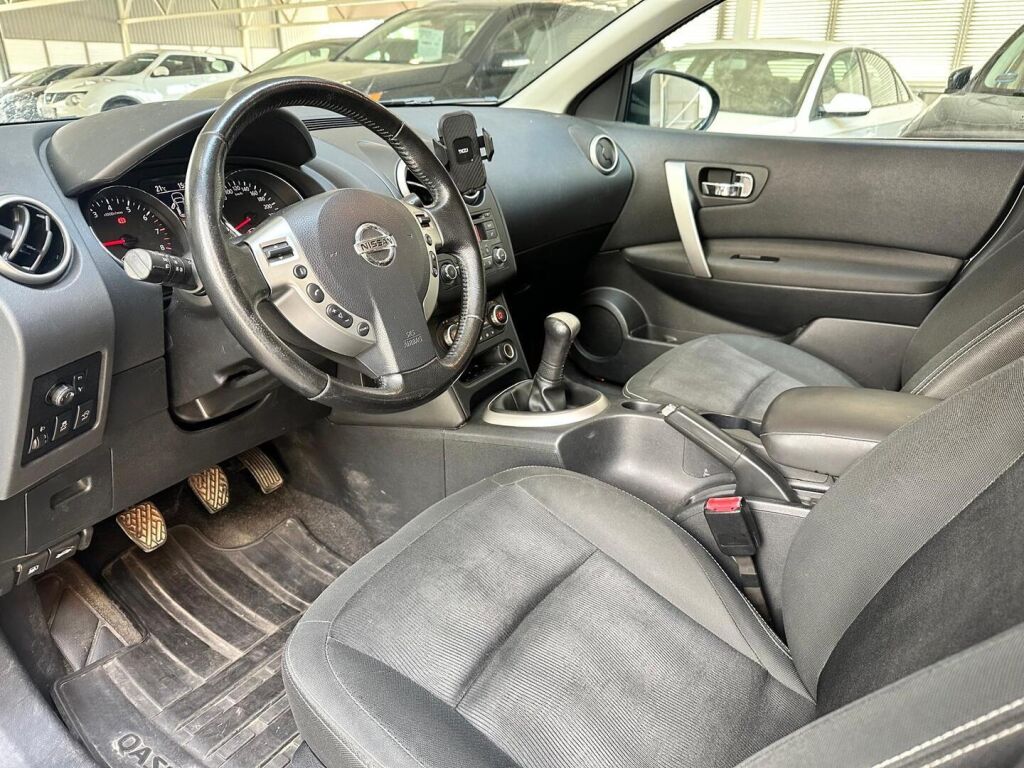 Nissan Qashqai 2011 Harmaa