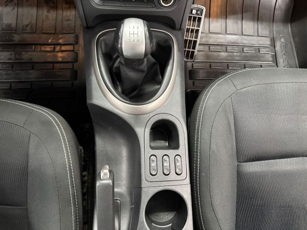 Nissan Qashqai 2011 Harmaa