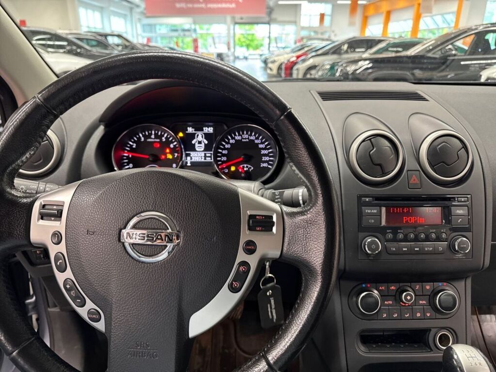 Nissan Qashqai 2011 Harmaa
