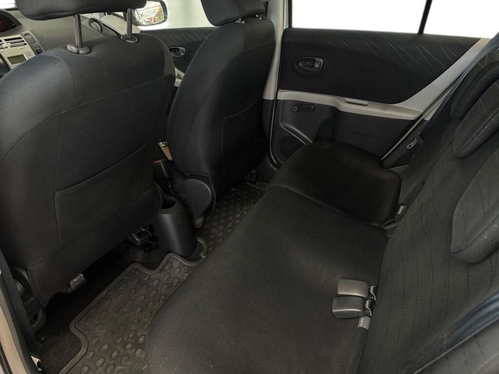Toyota Yaris 2006 Hopea