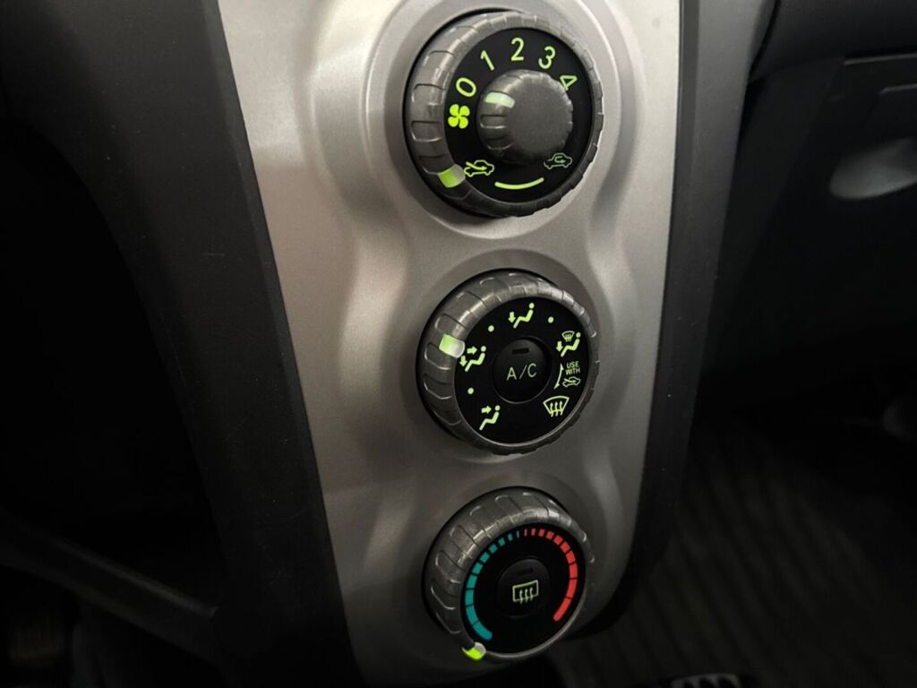 Toyota Yaris 2006 Hopea