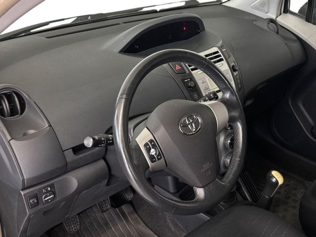 Toyota Yaris 2006 Hopea