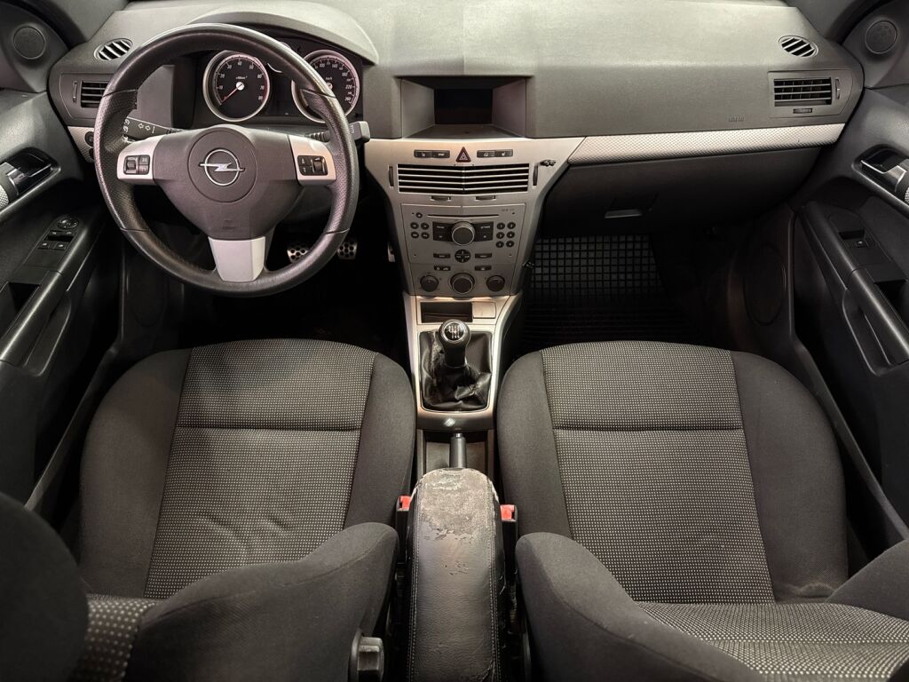 Opel Astra 2006 Hopea