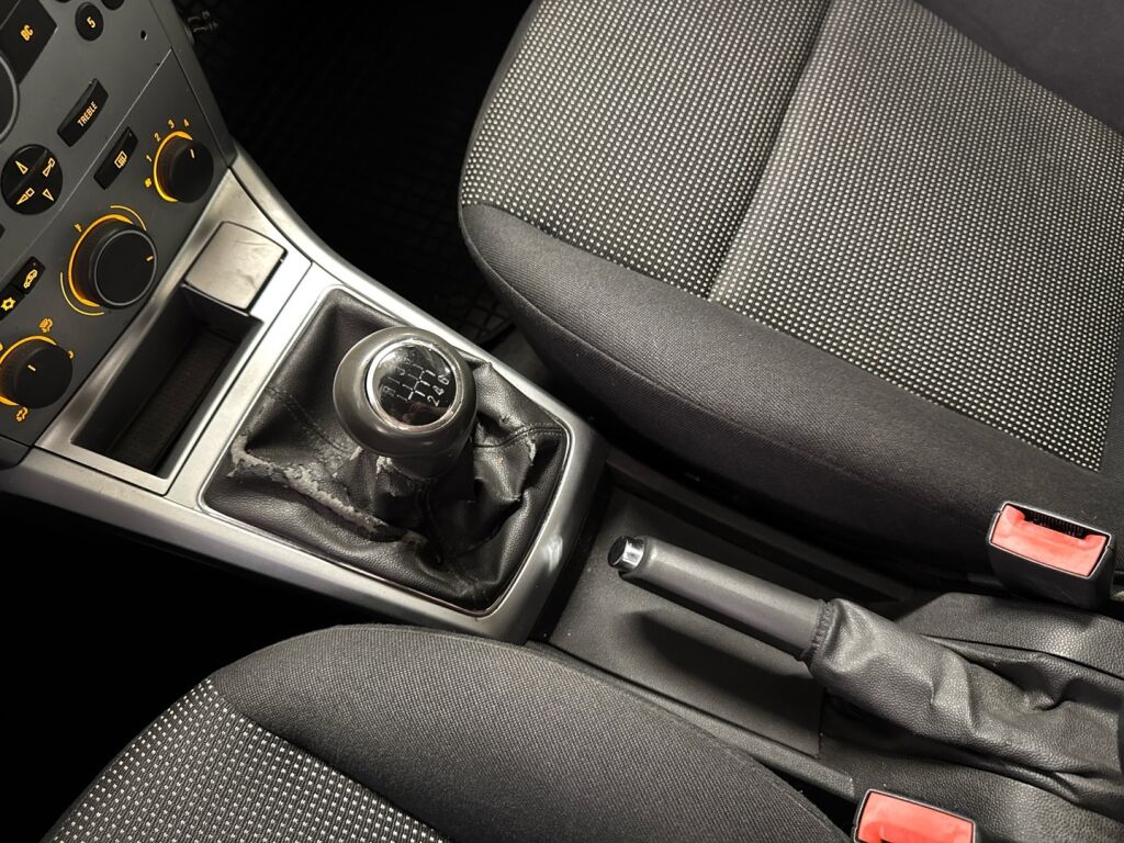 Opel Astra 2006 Hopea