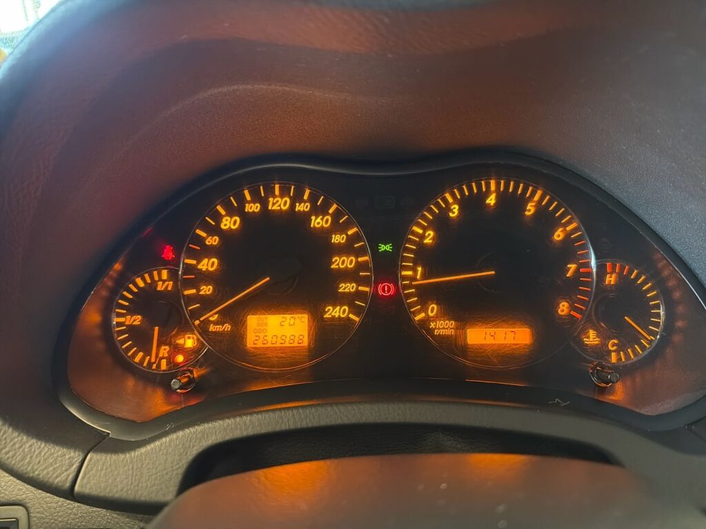 Toyota Avensis 2006 Harmaa