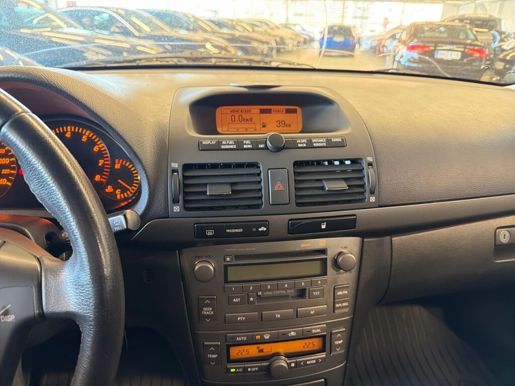 Toyota Avensis 2006 Harmaa