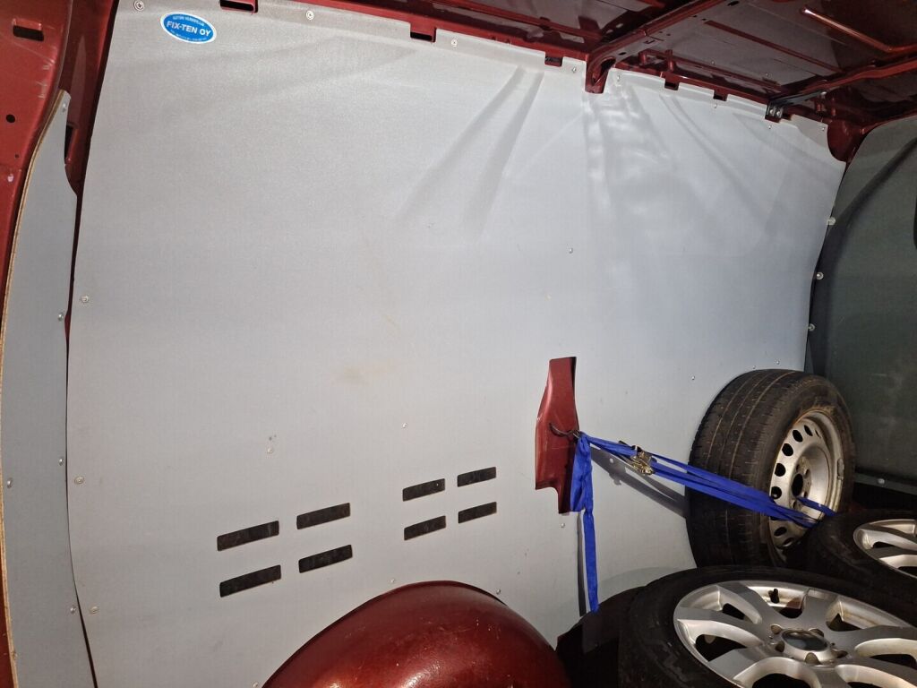 Mercedes-Benz Vito 2007 Punainen