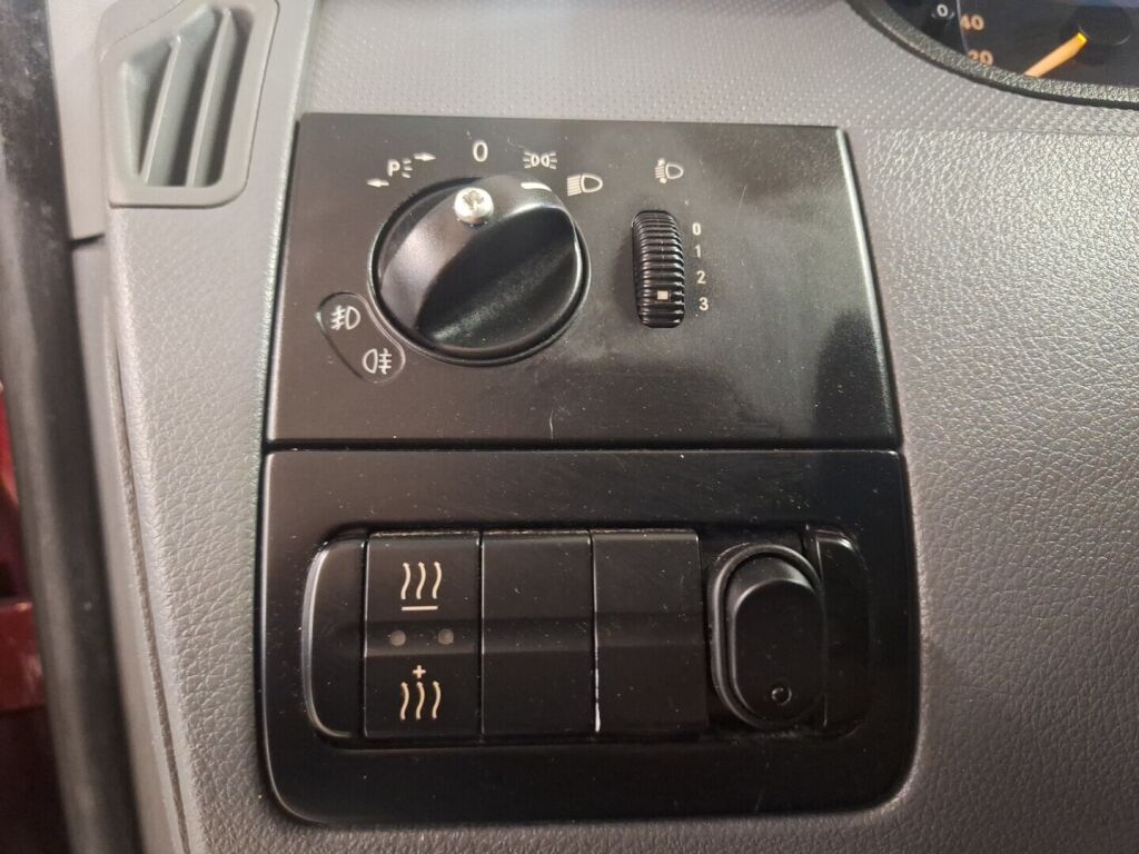 Mercedes-Benz Vito 2007 Punainen