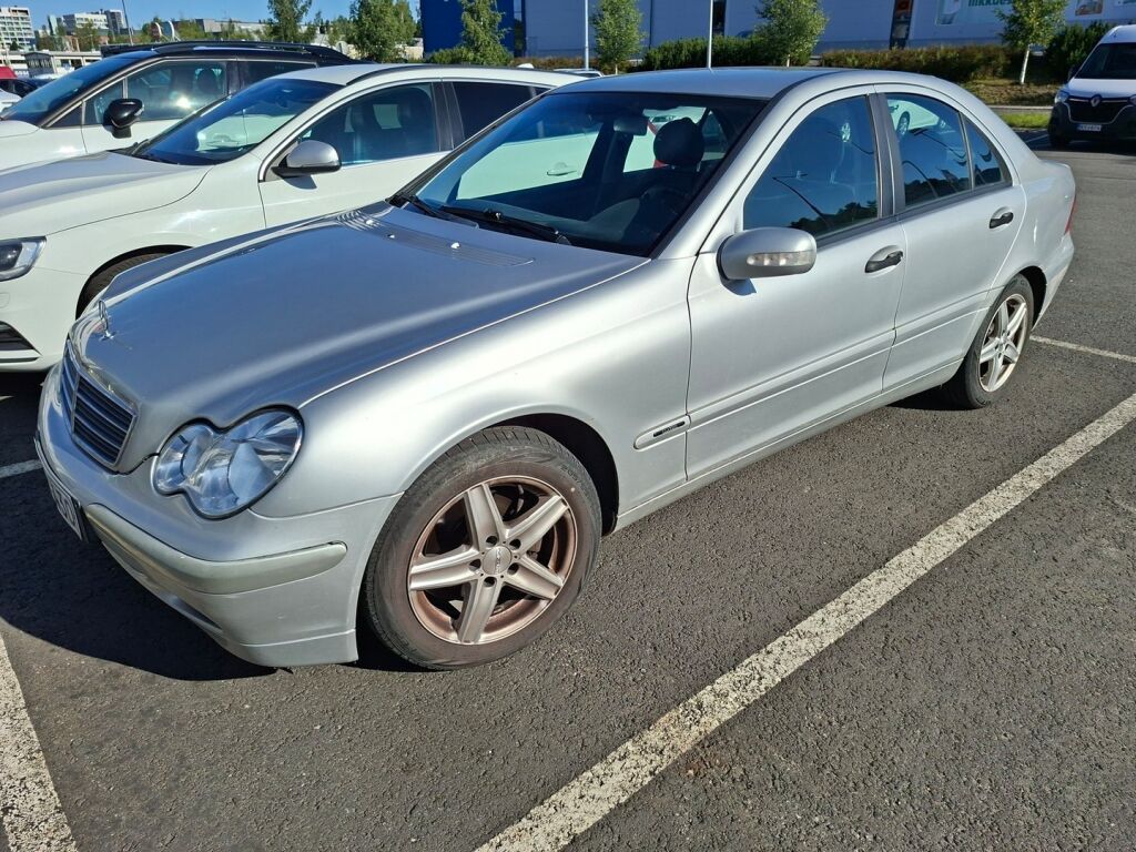 Mercedes-Benz C 2002 Hopea